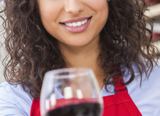 Przyczyny przebarwienia zębów