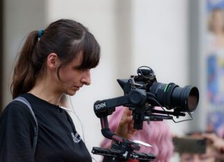 Jak ustabilizować napięcie 12V?