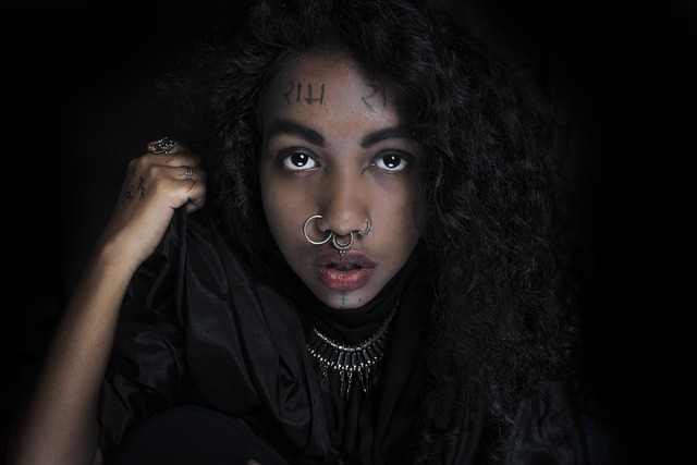 Czy trzeba przykręcać szafę do ściany? Czy trzeba przykręcać szafę do ściany?