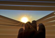 Jak wyczyścić białe rolety? Jak wyczyścić białe rolety?