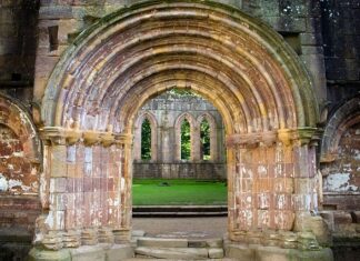 Co na ściany do przedpokoju?