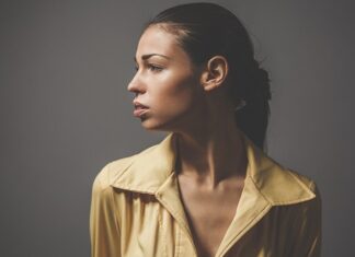 Jak przykleić profil LED do sufitu?