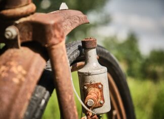 Jaki prąd płynie z alternatora?