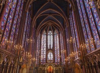 Jaki wybrać żyrandol do sypialni?